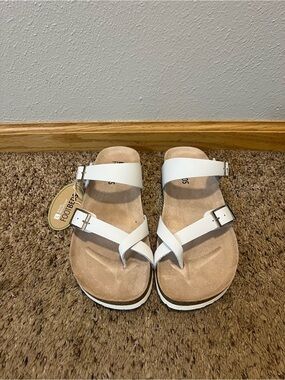 White Mountain Footbeds Gracie Sandals